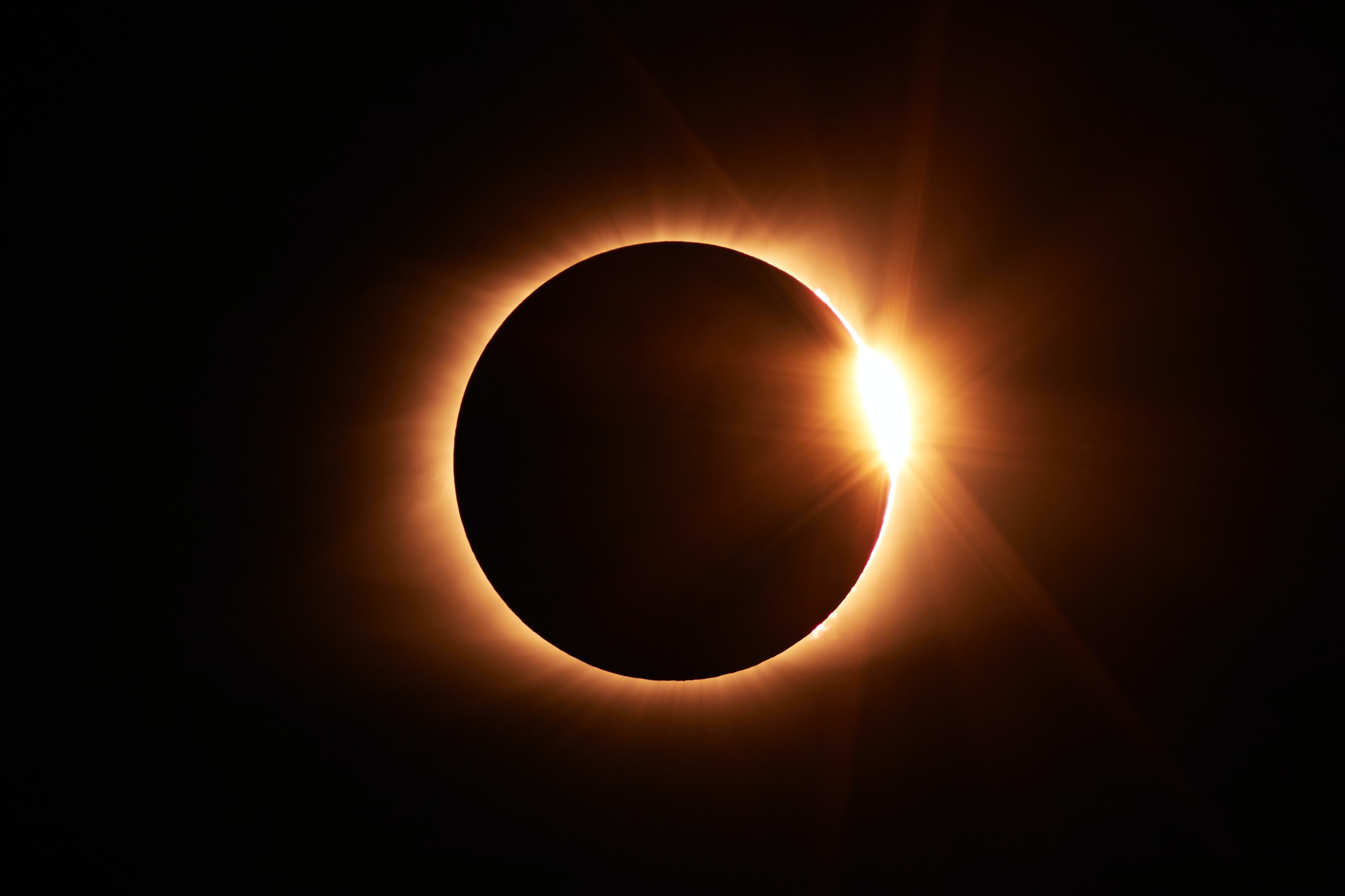 Eclipse Anel de Fogo. Crédito: Jongsun Lee via Unsplash