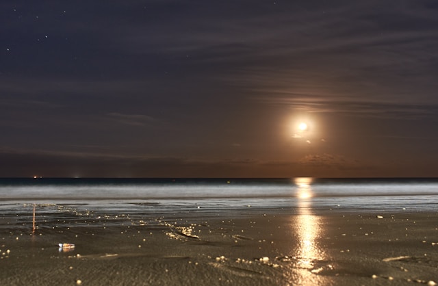Cosmic Ballet: The Fascinating Influence of the Moon on Tides