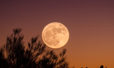 Lua de Wesak ou lua cheia rosa ocorrerá hoje dia 23 de abril