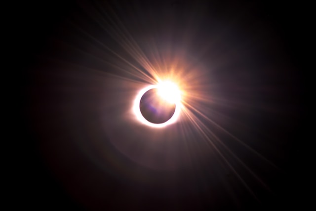 Los 3 signos del zodíaco más impactados por el eclipse solar total del 8 de abril