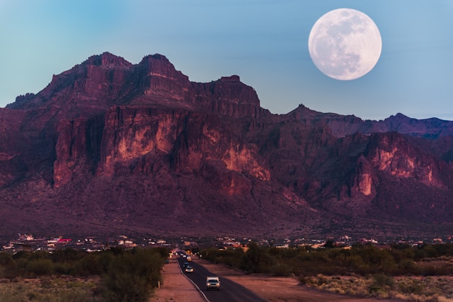 2 signes du zodiaque peuvent se détendre pendant la super lune de l'esturgeon en août