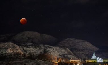 Como o eclipse da Lua de Sangue afeta seu signo do zodíaco