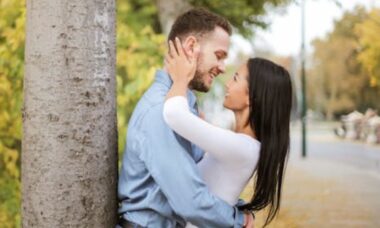 Veja como a Lua Nova em Libra impactará sua vida amorosa, de acordo com uma leitora de tarô