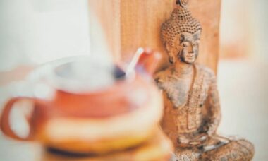 Rituais astrológicos poderosos para o fim de 2025 — atraia amor, prosperidade e proteção